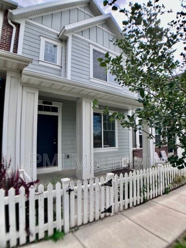 269 E Ellen Ln - Photo 2 of 43