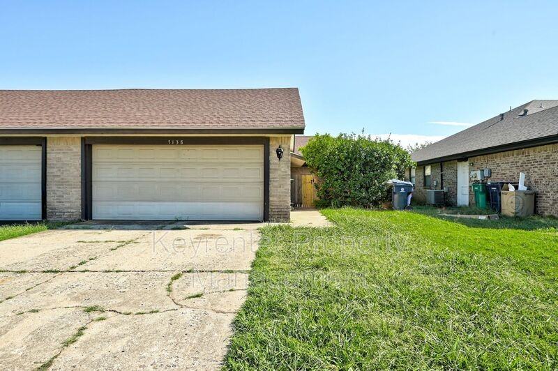 7138 Nw 116th St - Photo 2 of 32