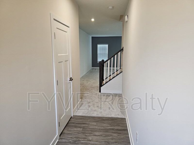 3178 Broadleaf Way - Photo 3 of 34