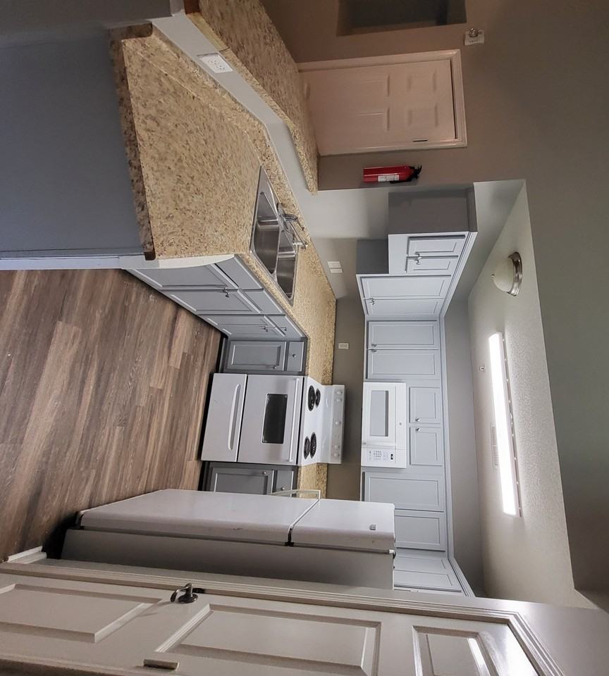 769 Barrington Woods Cv - Photo 3 of 9