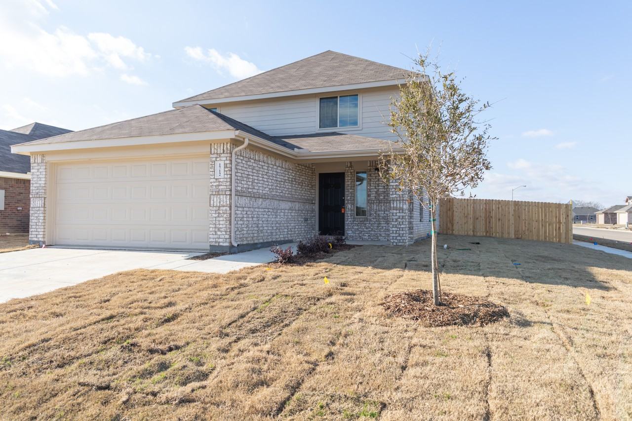 1712 Swallow Dr - Photo 2 of 27