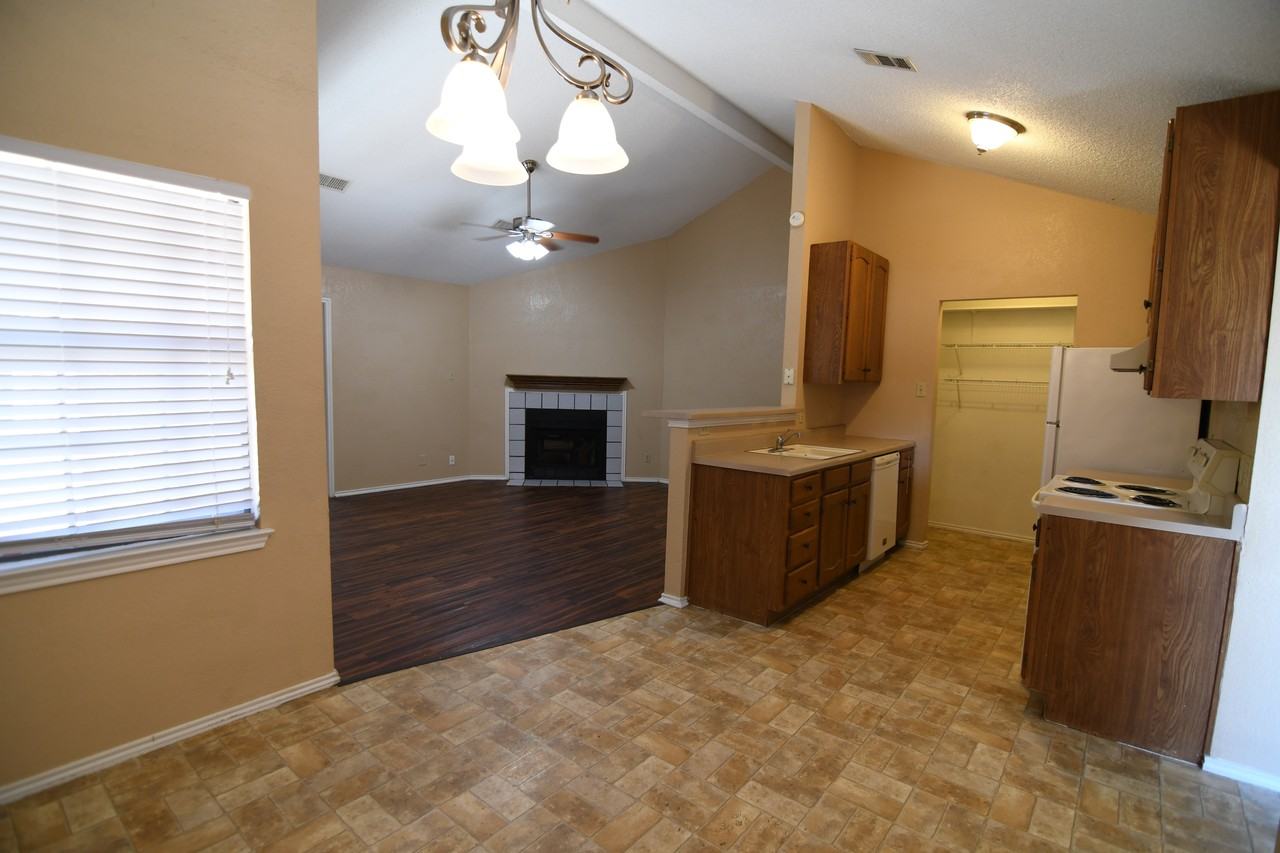 5209 Canyon Creek Dr - Photo 5 of 28