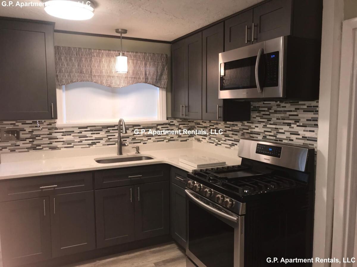 7 Robinson St #1 - Photo 2 of 7