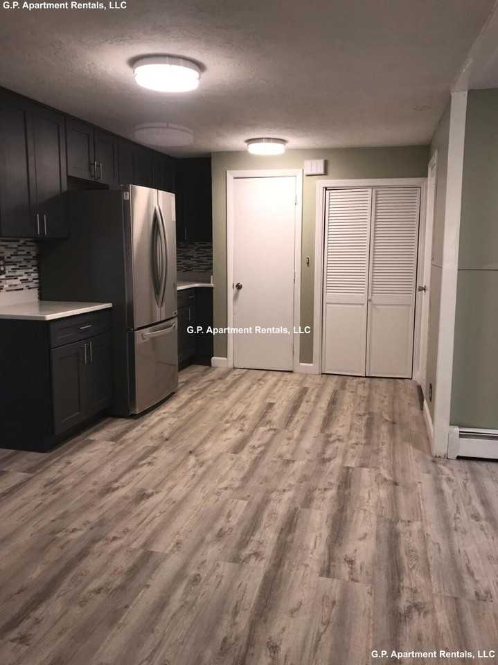 7 Robinson St #1 - Photo 3 of 7