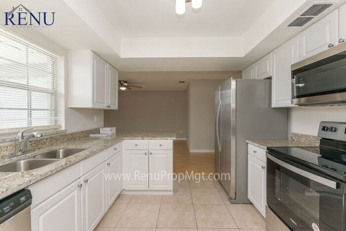 3427 Yale Cir - Photo 2 of 17
