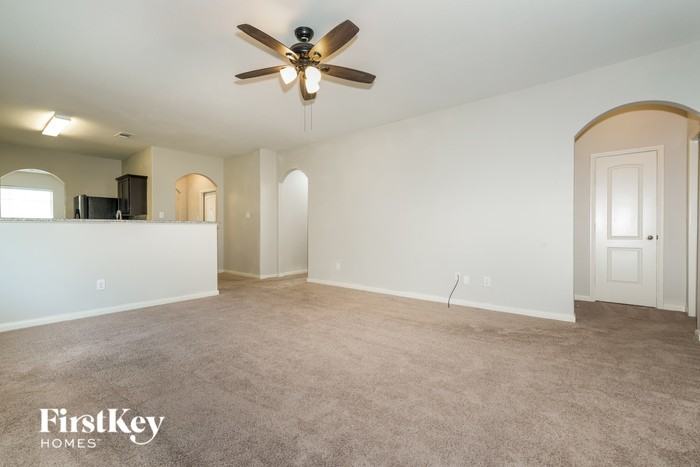 201 Kennedy Dr - Photo 3 of 16