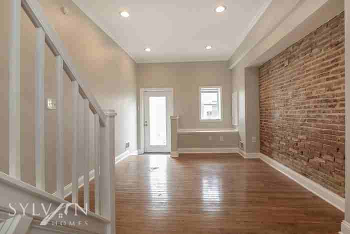 912 S Decker Ave - Photo 3 of 14
