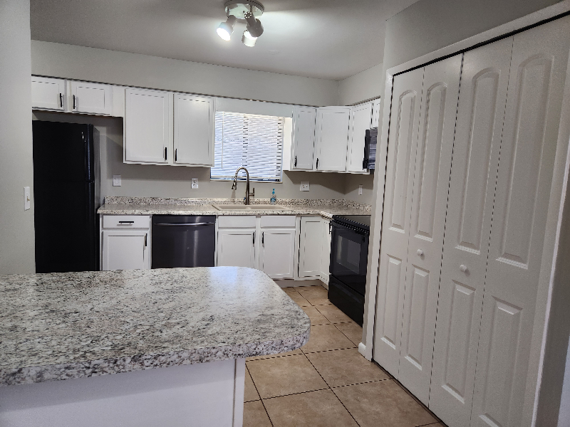 1206 E 11th Ave - Photo 3 of 27