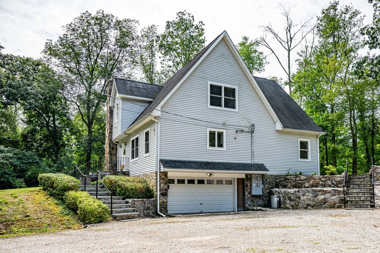 8 Hillside Rd S #NA - Photo 2 of 24