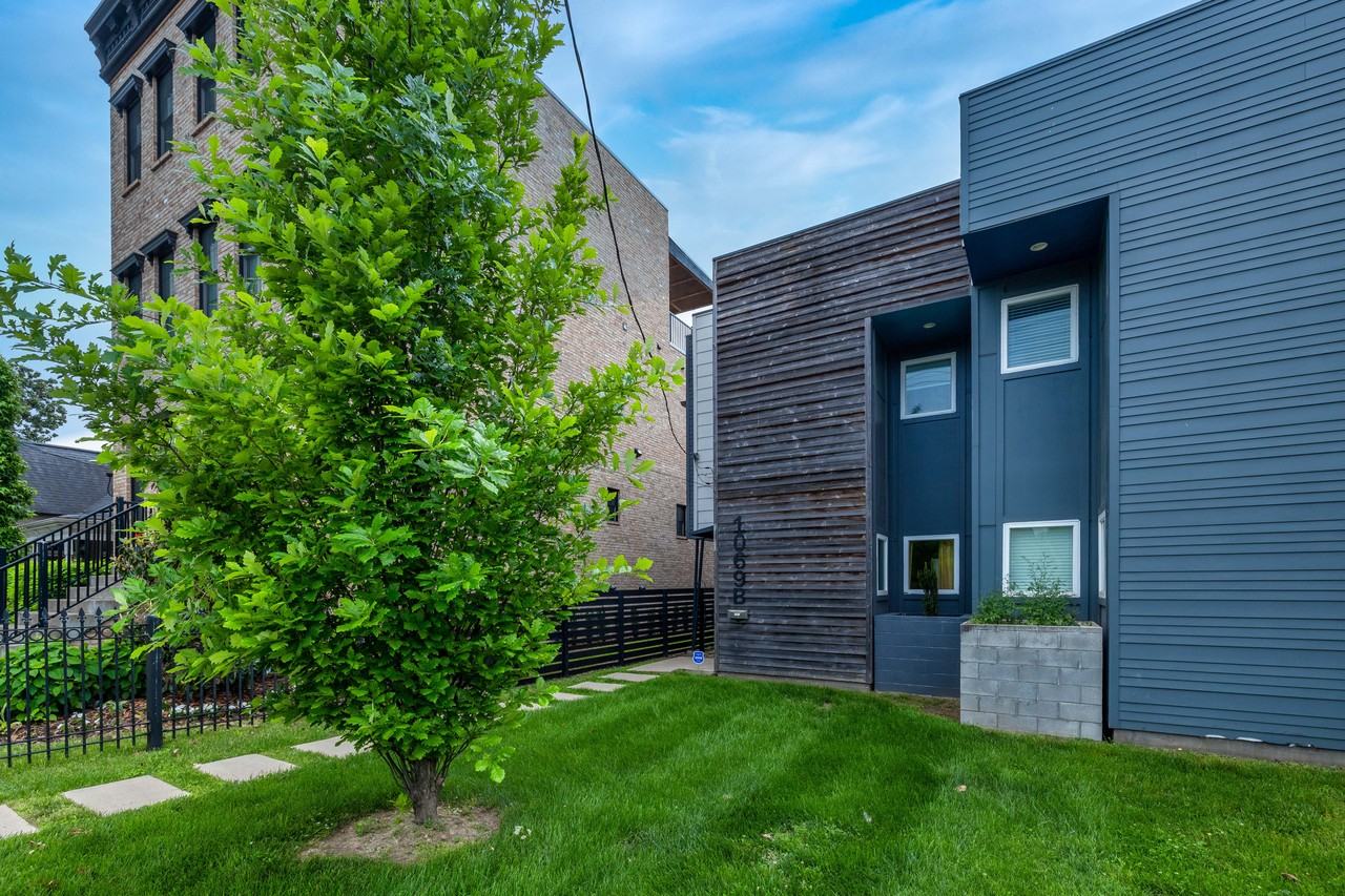 1069B 2nd Ave S #B - Photo 2 of 25