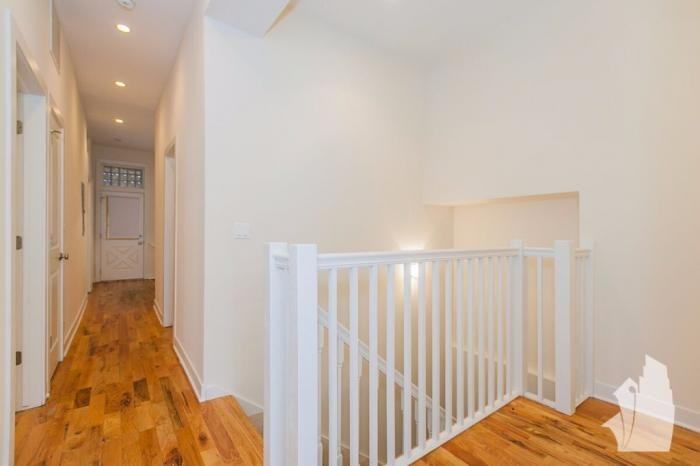 751 W Buckingham Pl - Photo 2 of 10