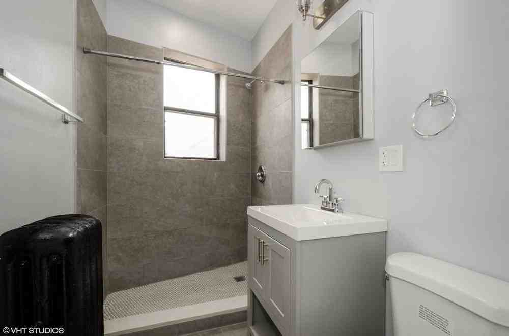 7622 N Eastlake Ter - Photo 6 of 7