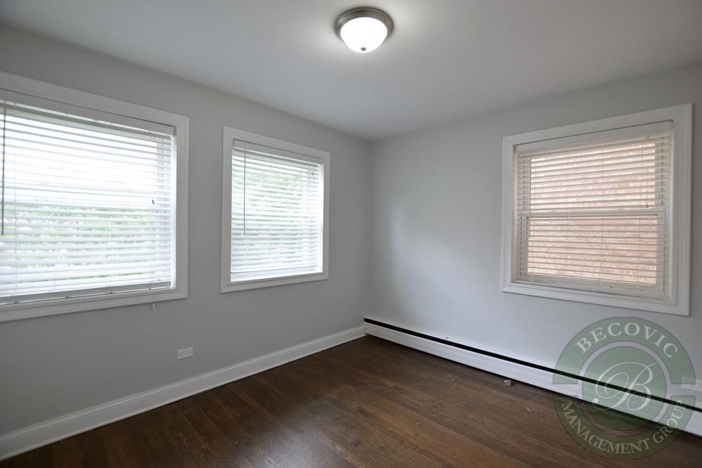 6120 North Kenmore Avenue - Photo 3 of 10