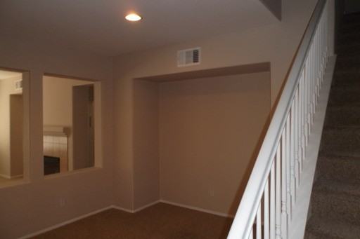 259 N Kirby St - Photo 3 of 12