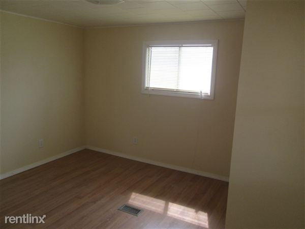8814 Valley Ln - Photo 2 of 8