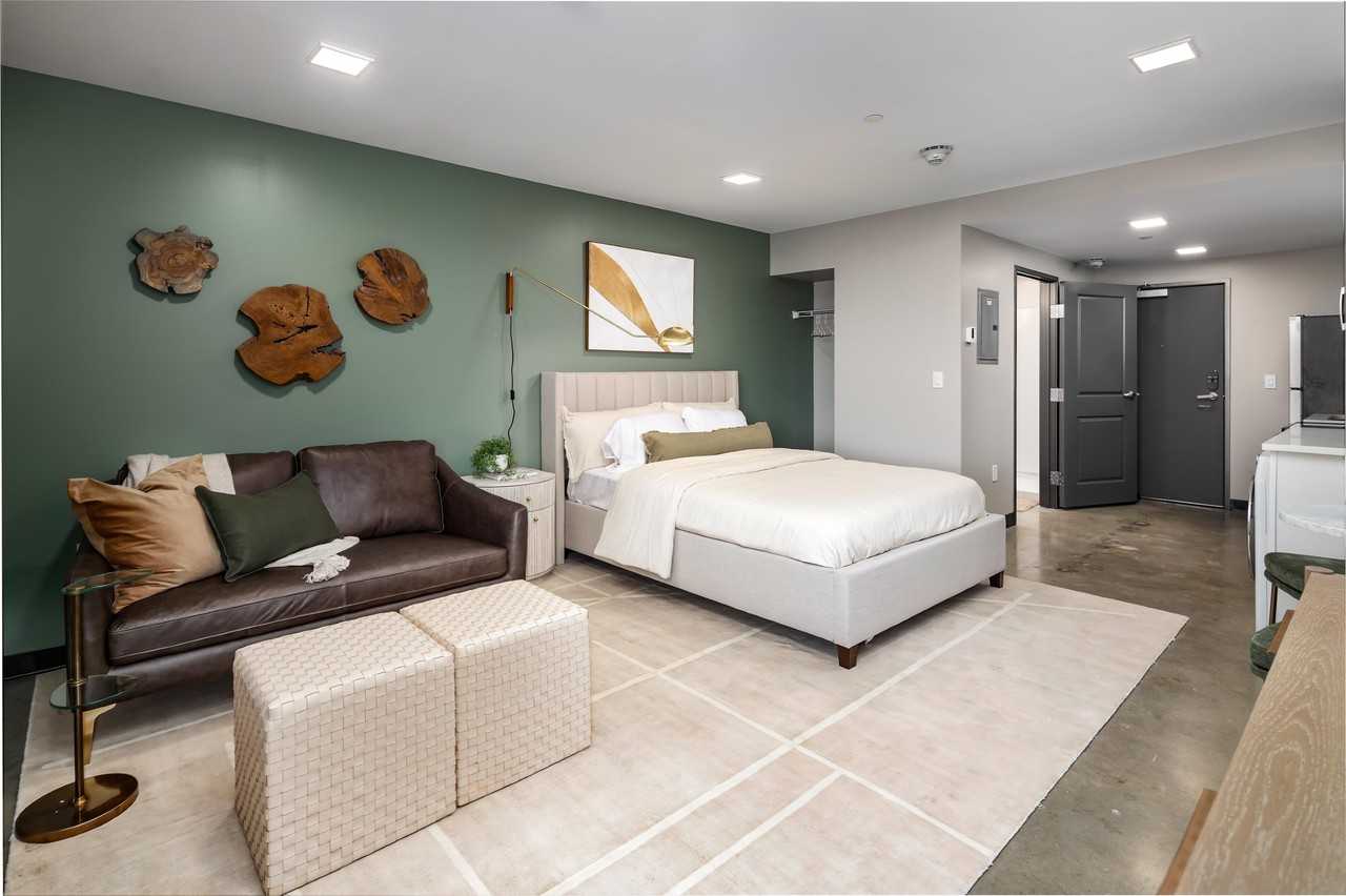 Tower on Tenth - Photo 2 of 24