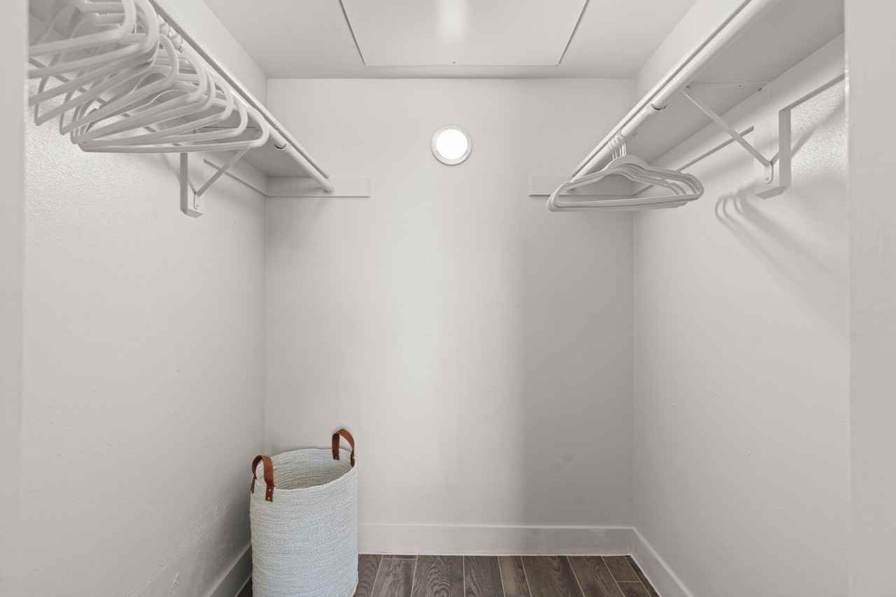 Aventura Apartments - Photo 7 of 18