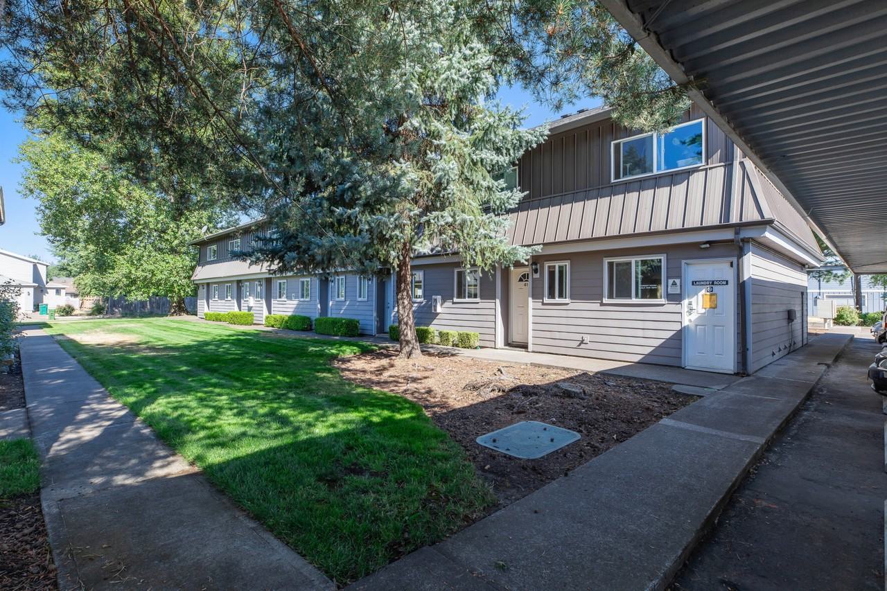 Townhouse Village Apartments - Photo 3 of 21