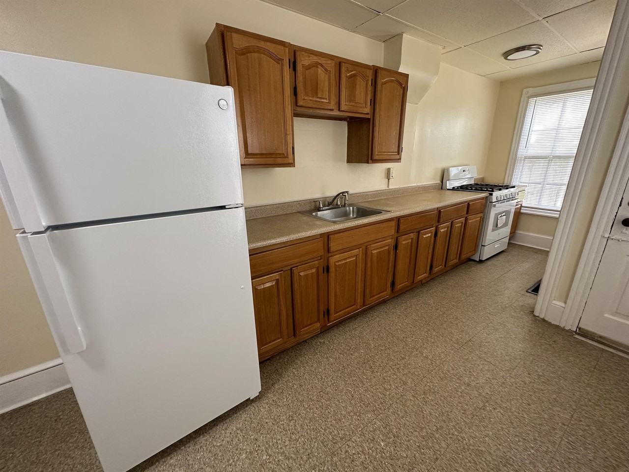 739 Lincoln St #1 - Photo 5 of 21