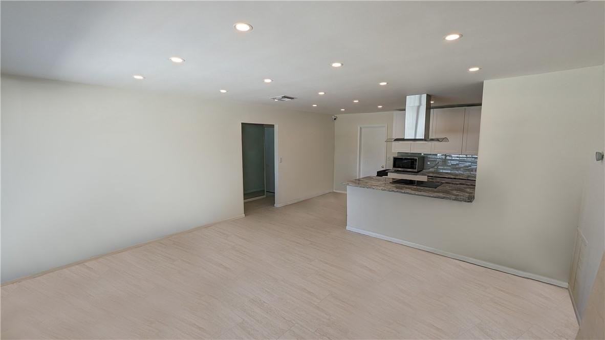 906 Sw 5th Ave - Photo 3 of 8
