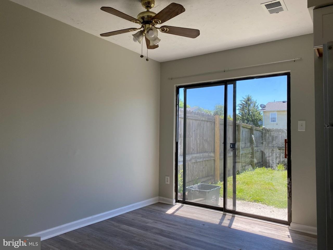 211 E Fairfax St - Photo 2 of 12