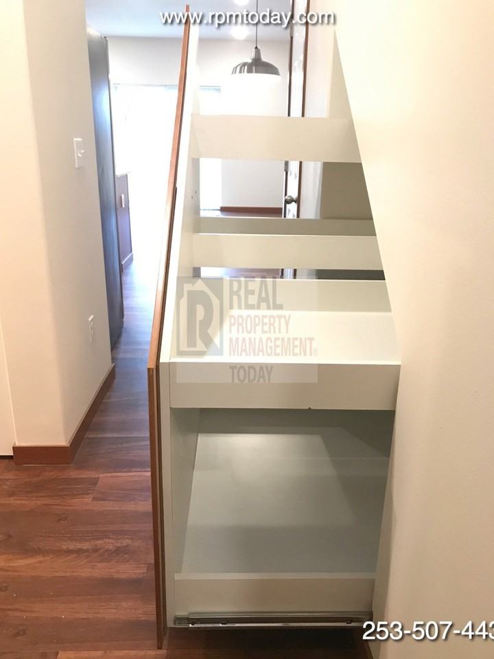 601 5th St Sw #A - Photo 6 of 10