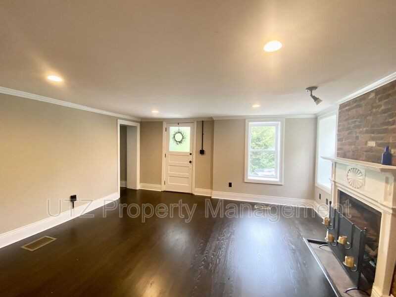 116 E Main St - Photo 3 of 20