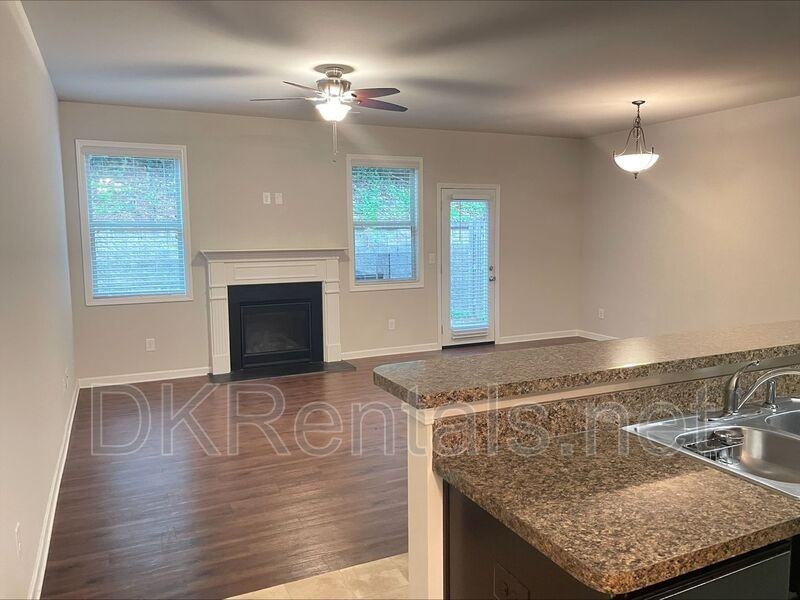 151 Townview Dr - Photo 2 of 14