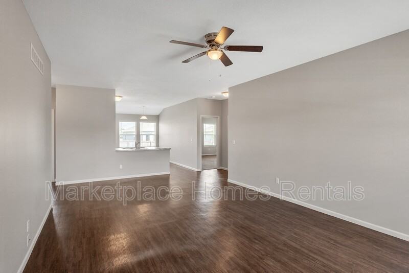 755 S Mulberry St - Photo 3 of 21