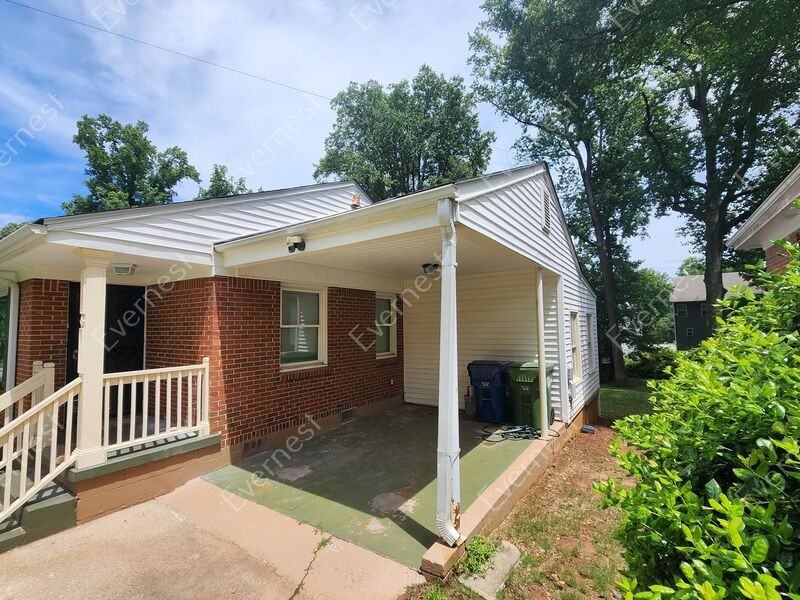 1398 Woodland Ave Se - Photo 2 of 29