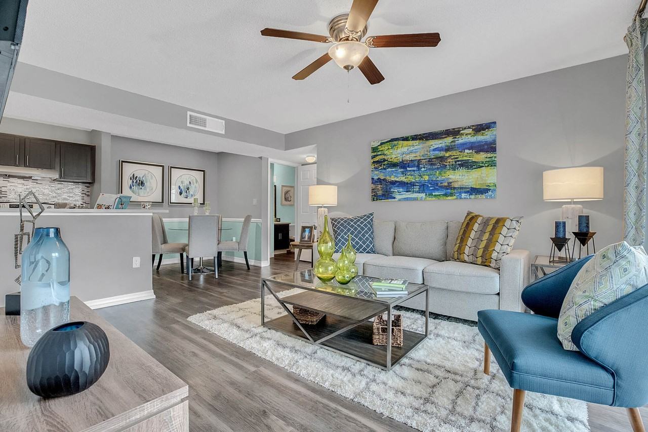 Lakeside Central Apartments - Photo 4 of 37