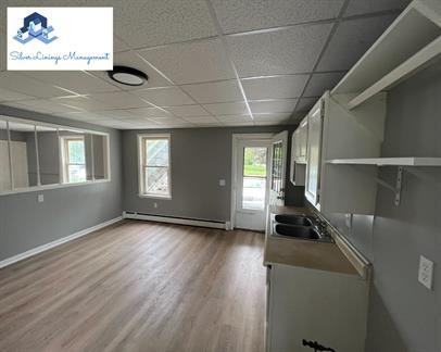 490 Hartford Pike - Photo 3 of 9