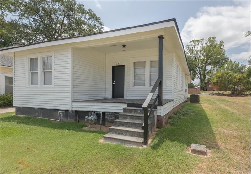 108 Reagan St - Photo 2 of 12