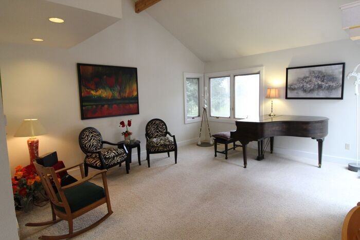 807 Warren Lndg - Photo 2 of 22