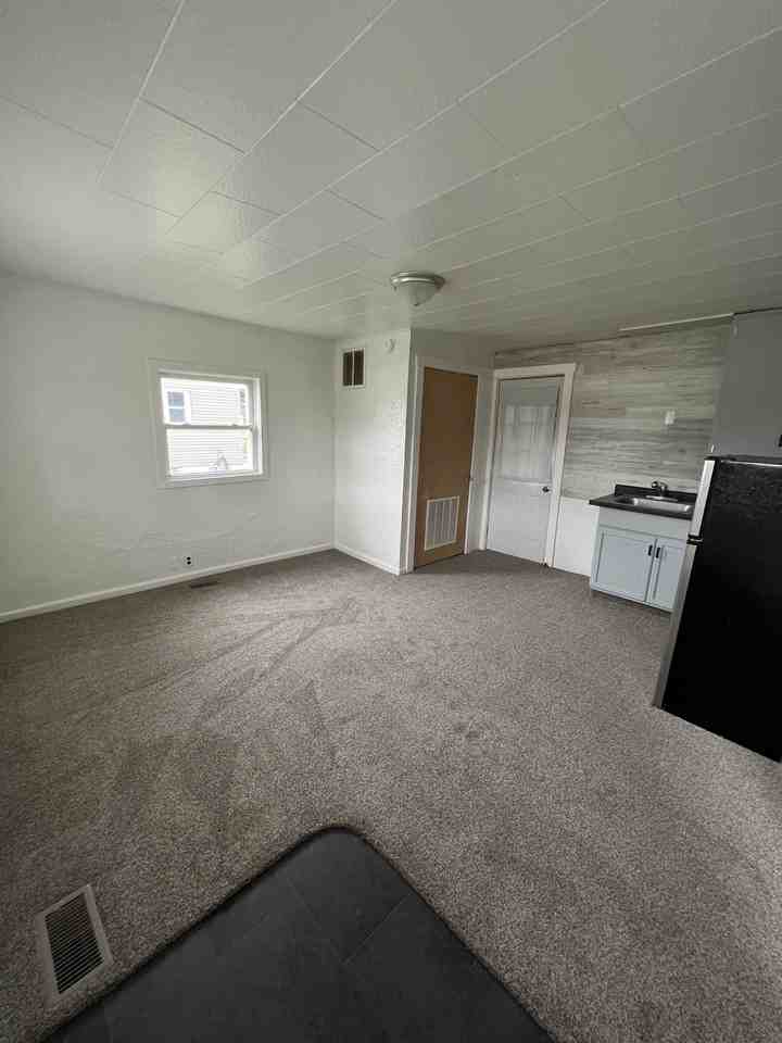302 W Broadway St #302 - Photo 2 of 2