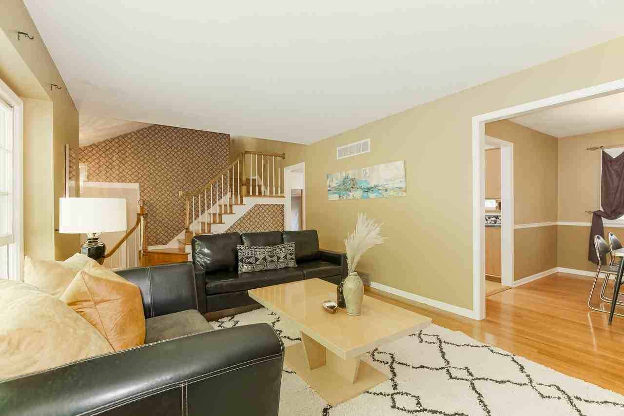 107 West 104th StreetBEDROOM 2B - 617053https://livehomeroom.com/129 - Photo 2 of 11