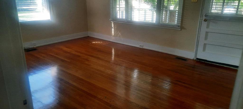 845 Macarthur St - Photo 5 of 13