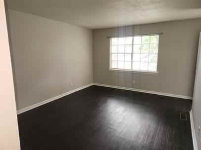 1104 Thomas Ln - Photo 2 of 12