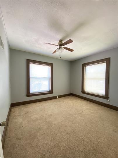 301 1/2 S Center St - Photo 3 of 9