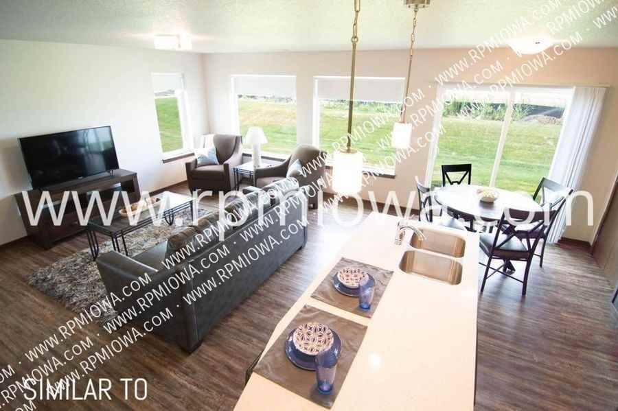 153 Buffalo Ave Sw - Photo 2 of 9