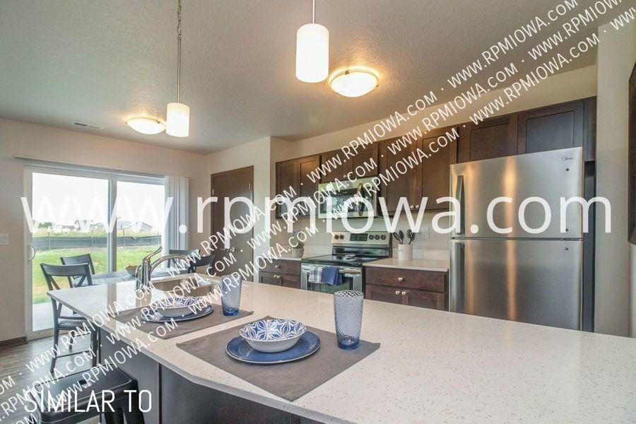 153 Buffalo Ave Sw - Photo 3 of 9