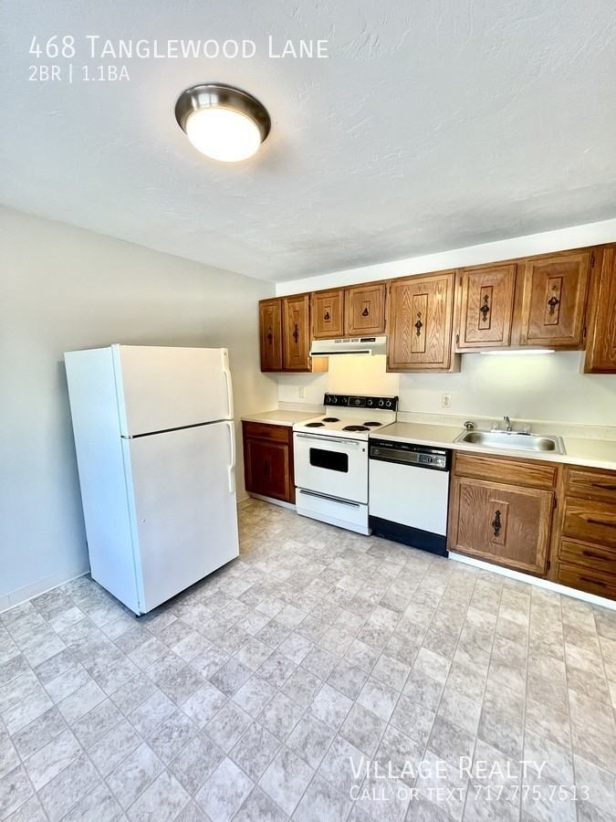 468 Tanglewood Ln - Photo 2 of 50