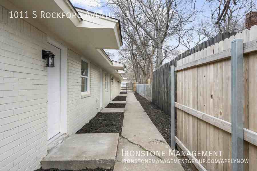 1011 S Rockford Ave #3 - Photo 3 of 46