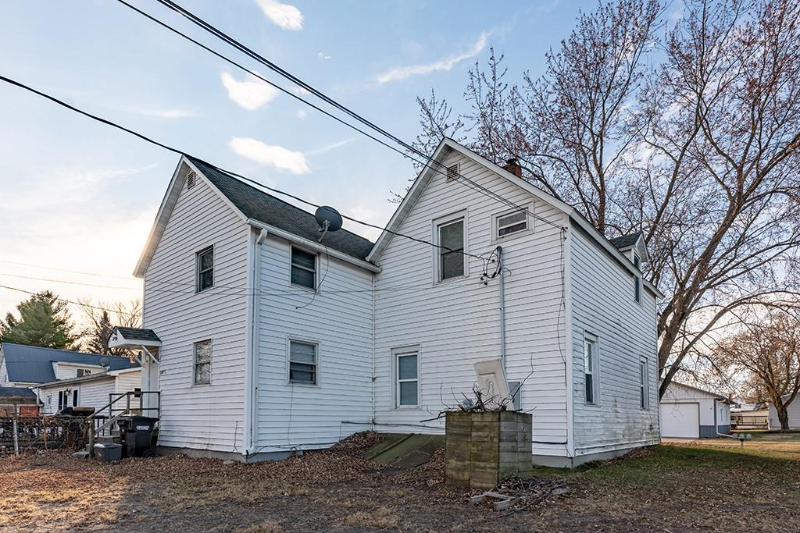 205 Helgerson St - Photo 2 of 15