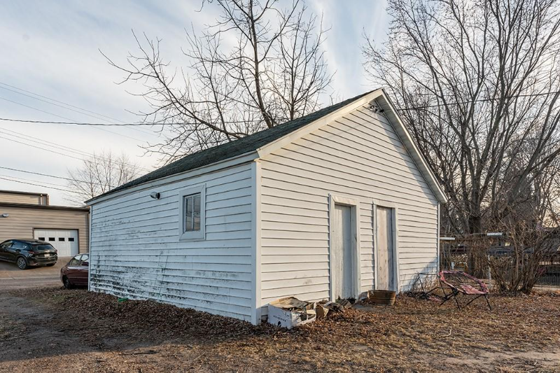 205 Helgerson St - Photo 3 of 15