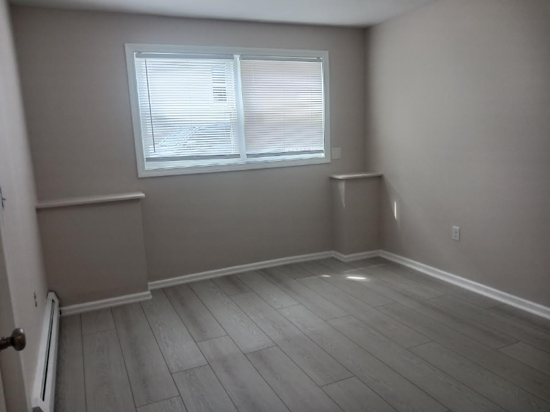 49 Maple St #B - Photo 3 of 9