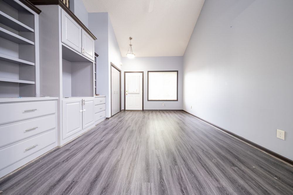 17032 Eagleview Ln - Photo 3 of 18