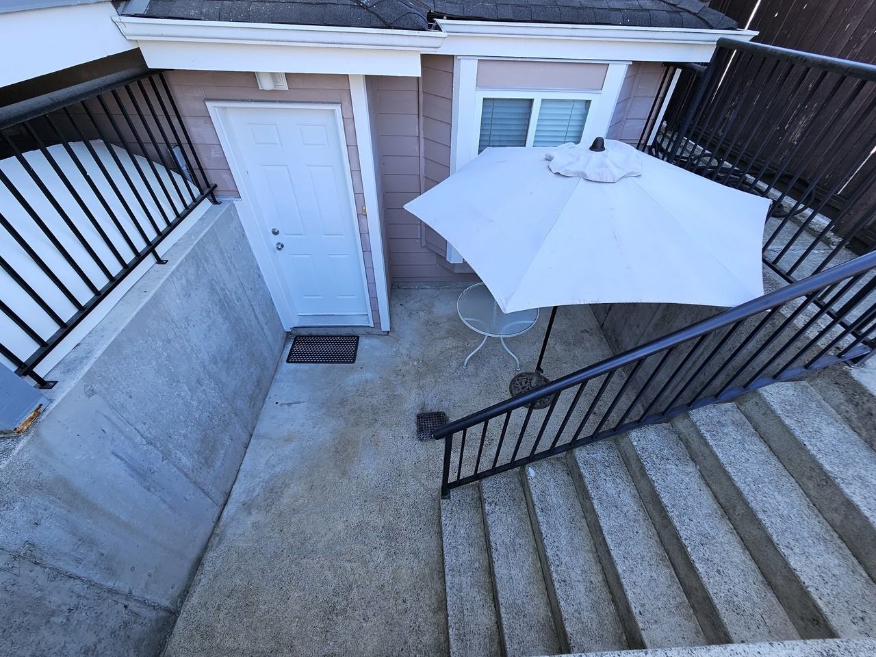 2033 East 53rd Avenue - Photo 2 of 9