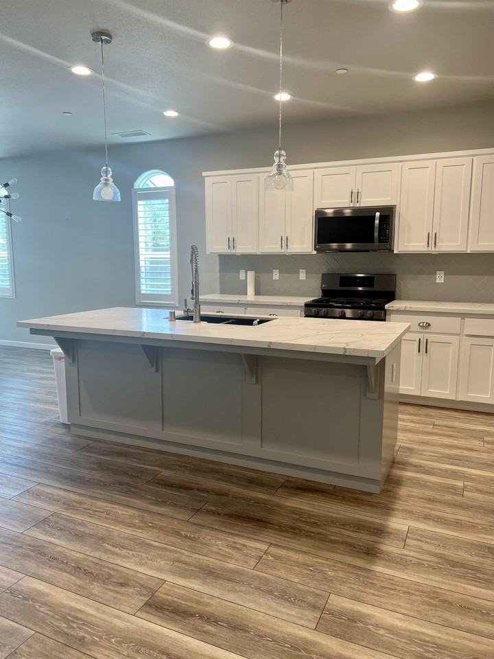 233 Karen Ave #1 - Photo 5 of 28