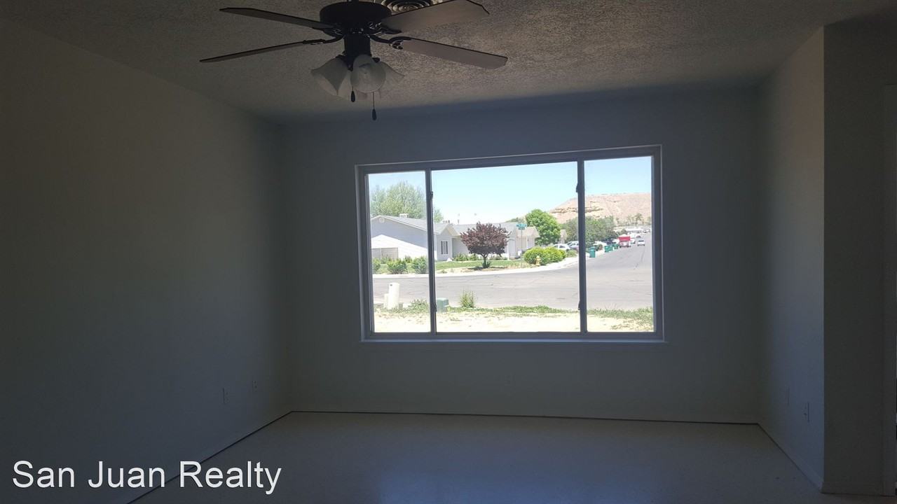 2705 La Napa St - Photo 3 of 9